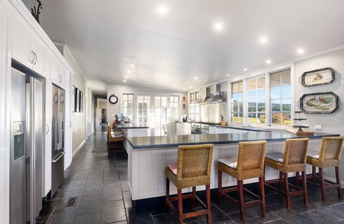 Kangaroo Valley House | Lake David Luxury Lakehouse-"Winter Special" stay 2 nights get 3rd Night 50% Off