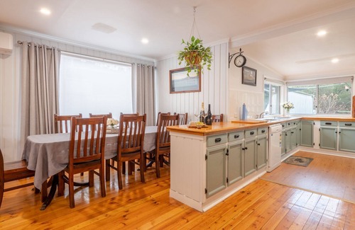 Eildon House | Lake Dayz at Eildon. Boat Parking Available