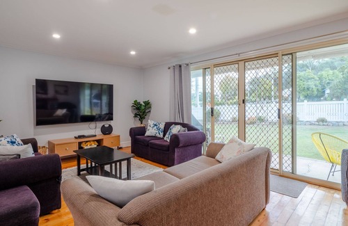 Eildon House | Lake Dayz at Eildon. Boat Parking Available