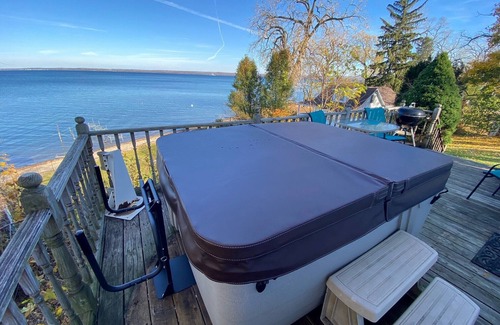 Dresden House | Lake Dreamin-Seneca Lake-Waterfront-Hot Tub-Wine Trail, 100ft Private Level Beach-Pets OK