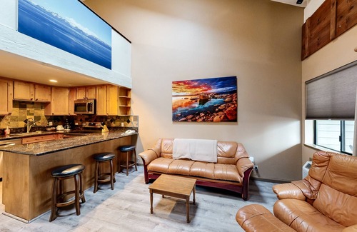 South Lake Tahoe Apartment | Lake dreams come true at this top-floor studio with loft at Lakeland Village