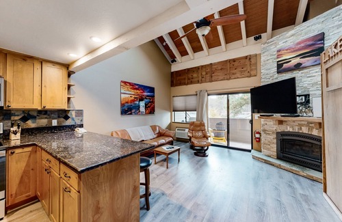 South Lake Tahoe Apartment | Lake dreams come true at this top-floor studio with loft at Lakeland Village