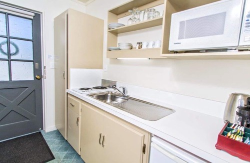Lowburn Hotel | Lake Dunstan Motel