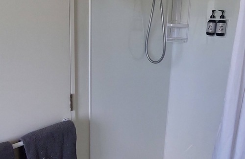 Lowburn Hotel | Lake Dunstan Motel