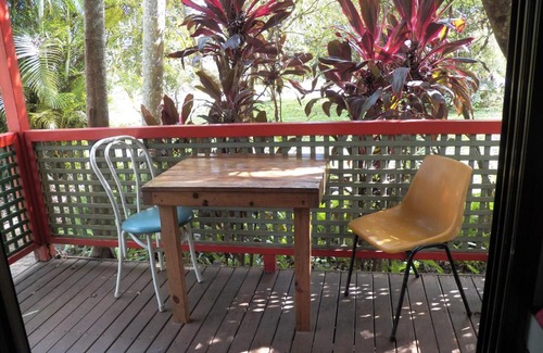 Lake Eacham Resort | Lake Eacham Tourist Park & Cabins