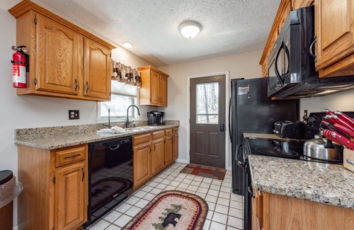 North Glade Hills House | Lake Effect: Lakefront, Dogs Welcome, Private Dock, Hot Tub, Fire Pit!