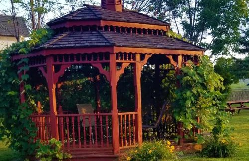 Erie Hotel | Lake Erie Lodge