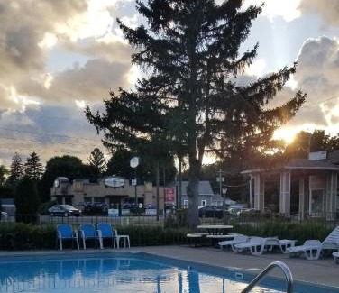 Erie Hotel | Lake Erie Lodge