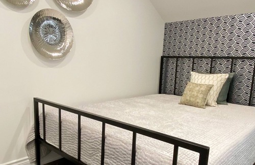 Port Dover Apartment | Lake Erie luxurious 2 BDR Condo with Beach access (Moonstone)