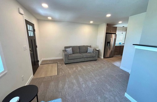 Erie House | Lake Erie views- 2 mins to downtown & Bayfront