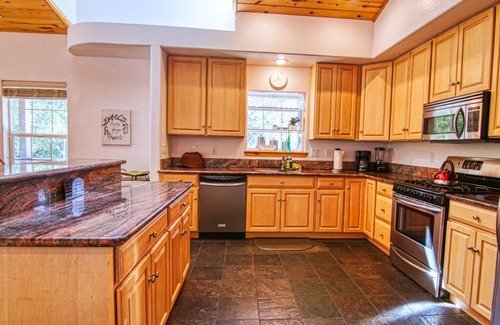 Groveland House | LAKE ESCAPE at Pine Mountain Lake