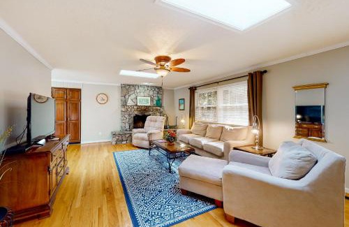 Moneta House | Lake Escape