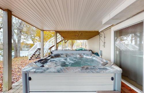 Moneta House | Lake Escape