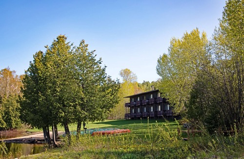 Copper Harbor Apartment | Lake Fanny Hooe Resort - 2 bed with Balcony B