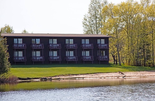 Copper Harbor Apartment | Lake Fanny Hooe Resort - 2 bed with Balcony B