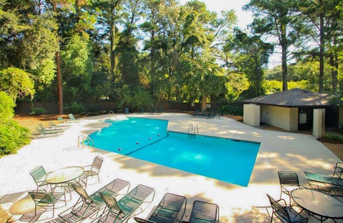 Sea Pines Hotel | Lake Forest 3308