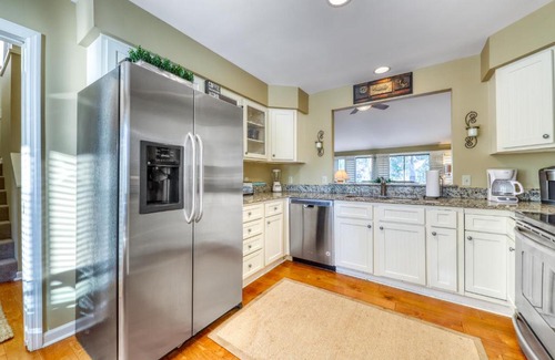 Sea Pines Hotel | Lake Forest 3308