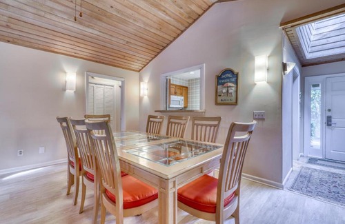 Sea Pines Hotel | Lake Forest 3325