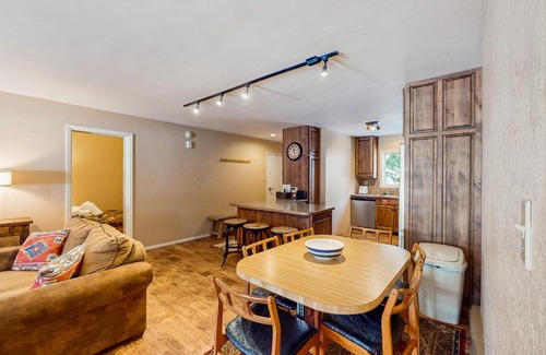 Taos Ski Valley Apartment | Lake Fork 10
