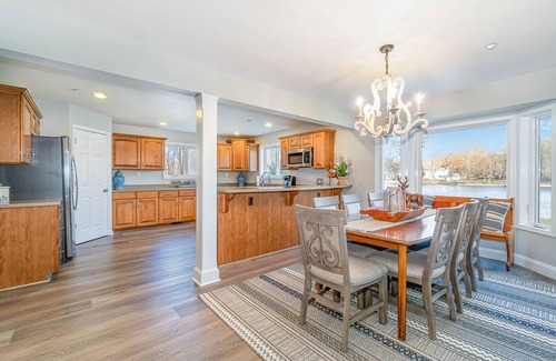 Fairfield House | Lake Front 5 Bedroom Estate Home-A Mile from Liberty Mt Ski & Golf Resort