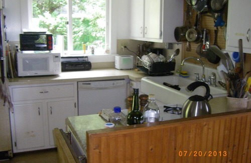 North Ferrisburgh Cottage | Lake Front Camp, 4+ bdrm, in North Ferrisburgh