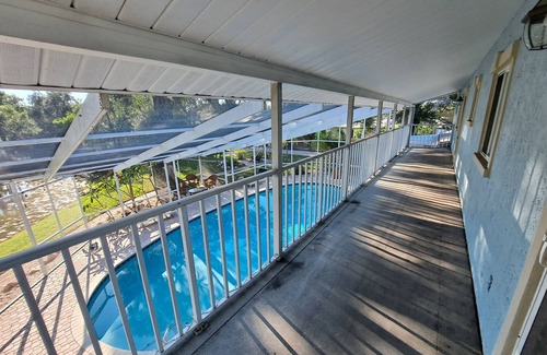 St. Petersburg - Clearwater House | Lake Front Charming Pinellas Park Ranch