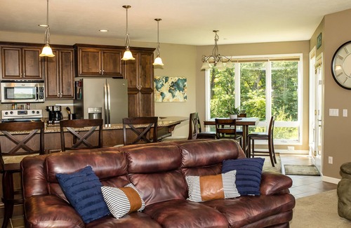 Arnolds Park Condo | Lake Front Condo on East Lake Okoboji in Bridges Bay Resort.