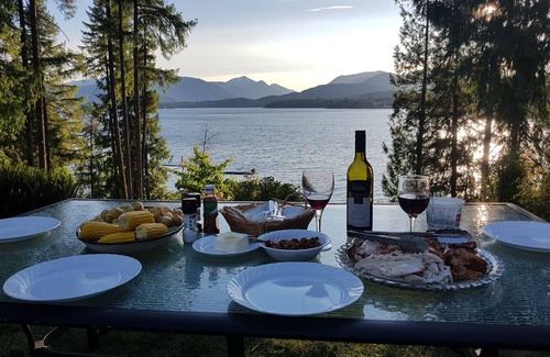 Port Alberni House | Lake Front cottage - Cozy winter fall and winter get away - Monthly discount