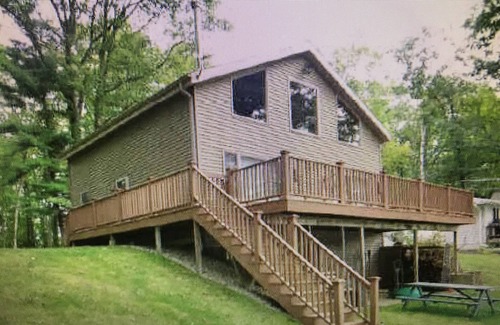Abrams Cottage | Lake front cottage on Ucil Lake
