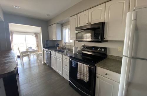 Town of Essex Cottage | Lake front Cottage, wineries nearby, fire pit, BBQ