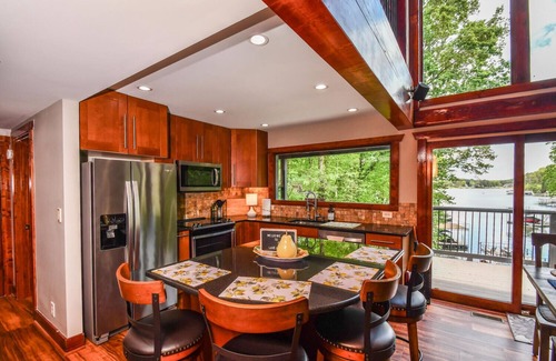 Dawsonville House | Lake front home near hiking wineries hot tub kayak dock and outlet mall