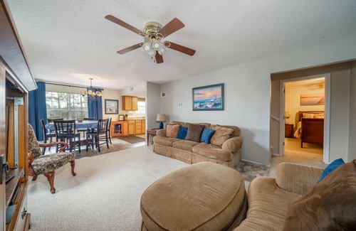 Royal House | LAKE FRONT, Kayaks, Fishing and boat dock!