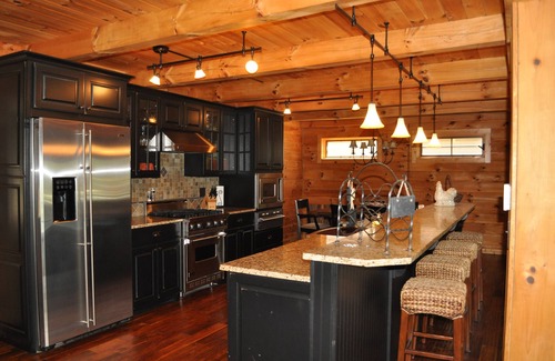 Howard Cabin | Lake Front Luxury Cabin