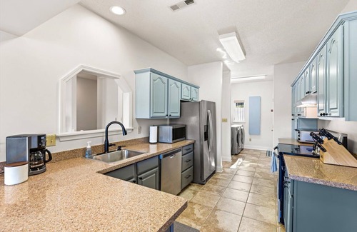 Loudon House | Lake Front