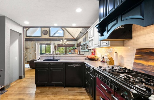 Lampe House | Lake Front Villa near Branson