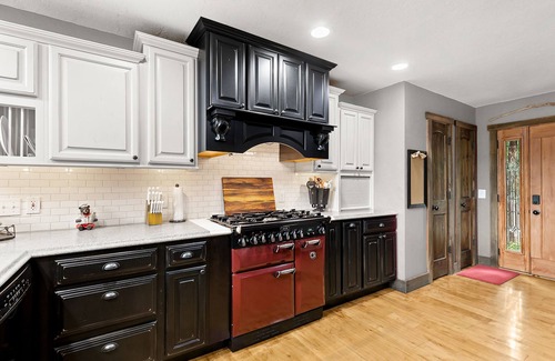 Lampe House | Lake Front Villa near Branson