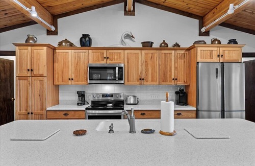Littleton House | Lake Gaston Vista | Prime Location | Deep Water