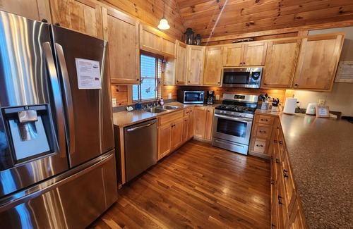 Littleton Cabin | Lake Gaston Waterfront Log Cabinn