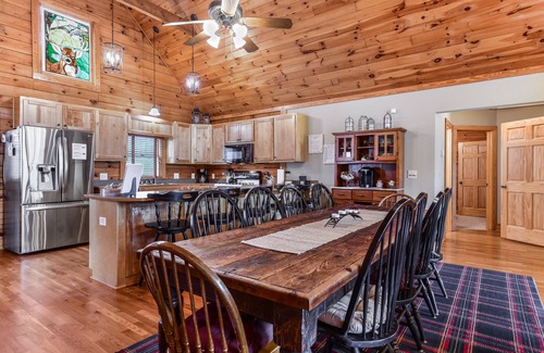 Littleton Cabin | Lake Gaston Waterfront Log Cabinn