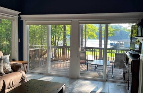 Macon House | Lake Gaston Waterfront-FirePit, Dock, Sundeck, Kayaks, SUP, PingPong,Has it ALL!