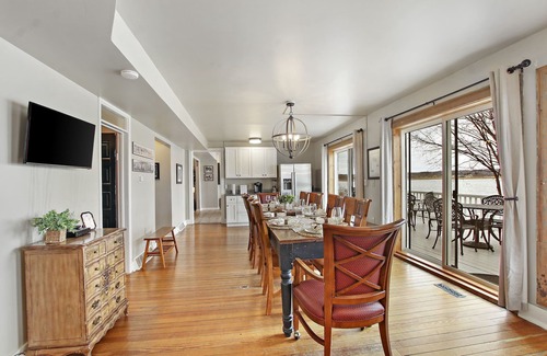 Lake Geneva House | Lake Geneva Lakefront Home, Private Beach, Private Pier, Rooftop Deck. Sleeps 18