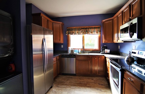 Lake George Resort | Lake George 5 Bed/3 Bath home w/lake & resort access