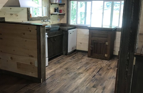 North Lake George House | Lake George Waterfront Cabin