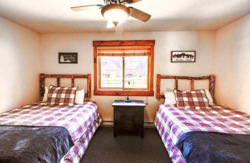 Grand Lake Apartment | Lake Getaway #4 - Stunning Views - Private Retreat