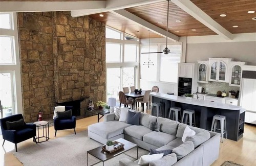 Mid America House | Lake Hamilton, 48 Private Acres, Pool, Sleeps 23 or 39