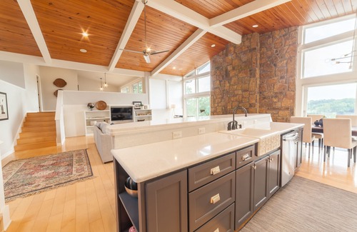 Mid America House | Lake Hamilton, 48 Private Acres, Pool, Sleeps 23 or 39