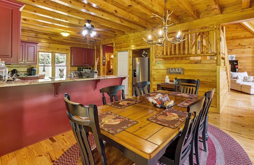Fair Play Cabin | Lake Hartwell Home w/Game Room: 21 Mi to Clemson!