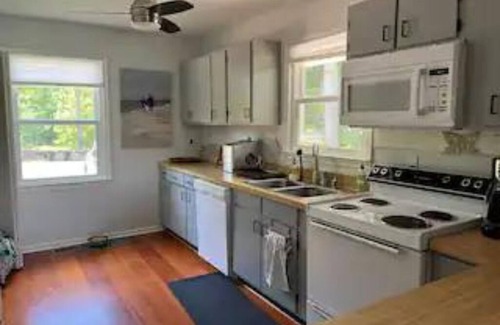 Bracey House | Lake Haven, Breathtaking views, pet-friendly, Stunning outdoor spaces