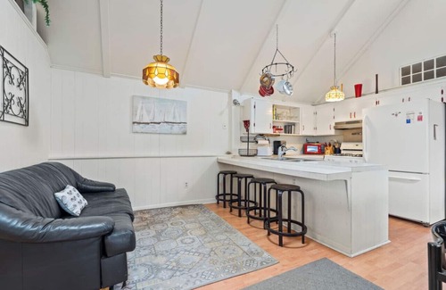 Lexington House | Lake Haven Sleeps 6, AC, View of Lake Huron!