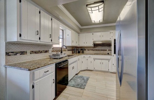 Oklahoma City House | Lake Hefner/Spacious King Bed/Foosball & Games